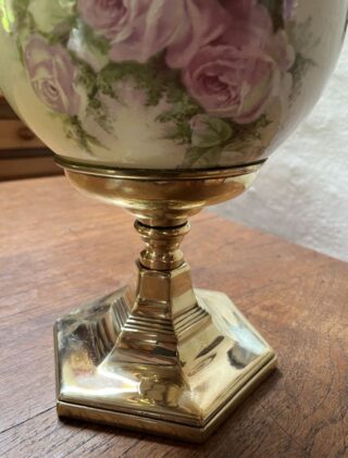 Unusual oil lamp rose decorated glazed font - Image 3