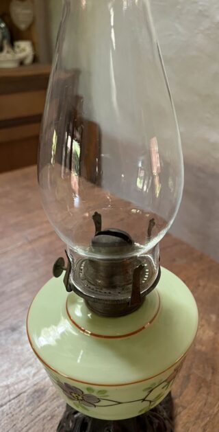 Uranium hand painted glass font oil lamp - Image 6