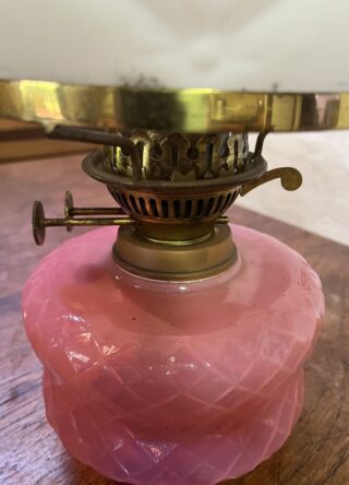 Pink British table oil lamp - Image 4