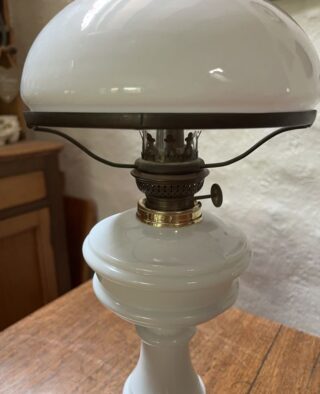 Bismark original opal lamp with tripod and shade - Image 3