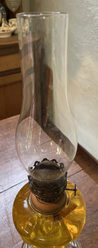 Crown glass English slip burner depression oil lamp - Image 4